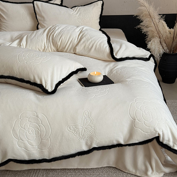 Četverodijelni set posteljine od mliječnog velura [crtani uzorak, vez, tkanina] (reaktivno tiskanje)