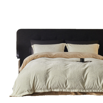 Četverodijelni set posteljine od mliječnog velura [crtani uzorak, vez, tkanina] (reaktivno tiskanje)