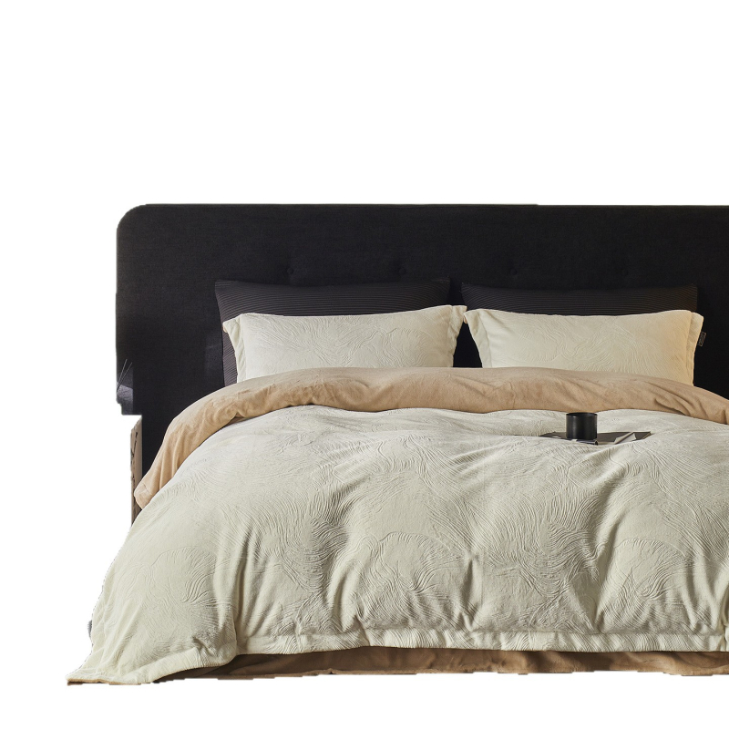 Četverodijelni set posteljine od mliječnog velura [crtani uzorak, vez, tkanina] (reaktivno tiskanje)