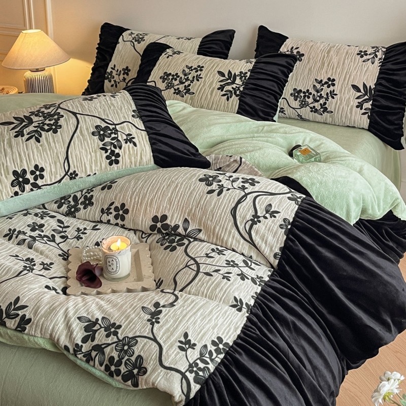 Francuski stil s plisiranom čipkom, mliječni velur, četverodjelni set posteljine s koralnim fleeceom, navlaka za pokrivač i plahte za jesen-zimu