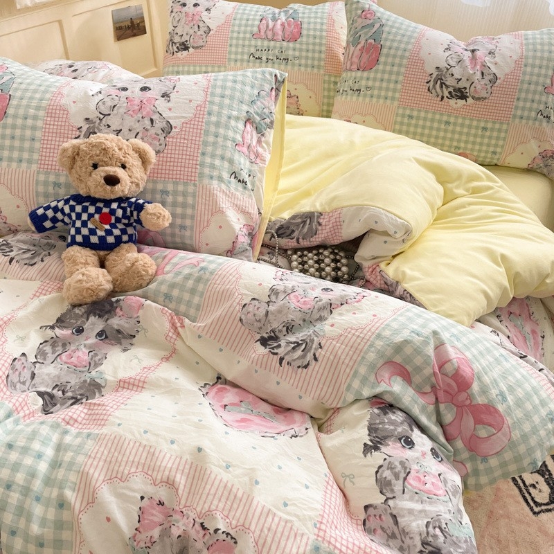 Četra gabalu guļamistabas komplekts no mazgātas kokvilnas, zīmējums ar dzīvniekiem, reaktīvā druka un birstētais audums, 40-count, svars 2000–2500 g