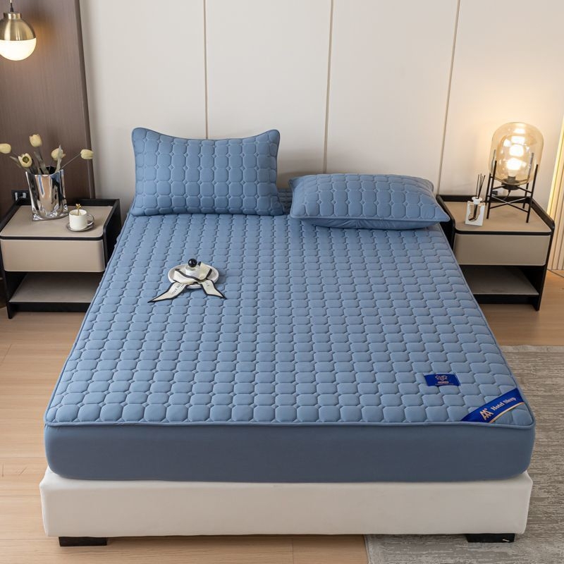 Kokvilnas kvilēts matraças aizsargs, ar termo pārneses apdruku, četrdaļu komplekts, antibakteriāls un pret ērcēm