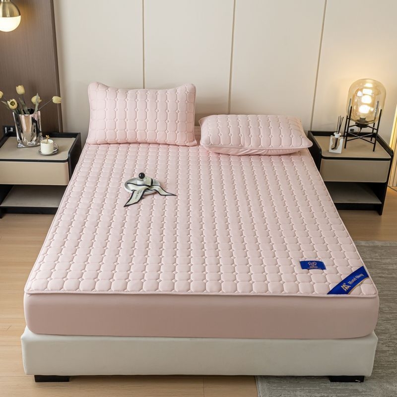 Kokvilnas kvilēts matraças aizsargs, ar termo pārneses apdruku, četrdaļu komplekts, antibakteriāls un pret ērcēm