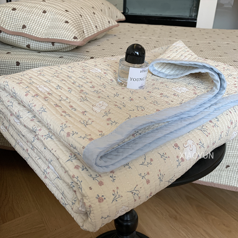 Kokvilnas tatami gultas pārklājuma komplekts, trīs vienības, svītrainas, Twill audums, reaktīvā drukāšana un krāsošana, mīksts pretslīdēšana, biezināts