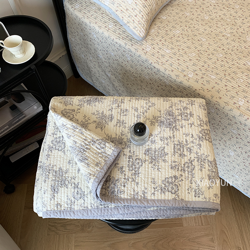 Kokvilnas tatami gultas pārklājuma komplekts, trīs vienības, svītrainas, Twill audums, reaktīvā drukāšana un krāsošana, mīksts pretslīdēšana, biezināts