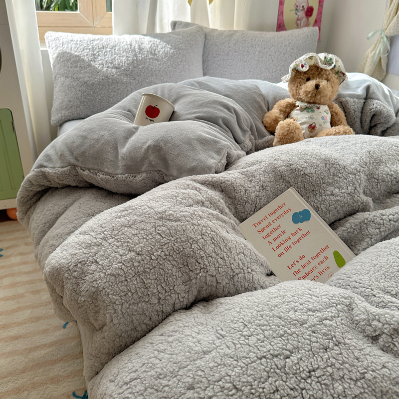 Sherpa ziemas četrdaļīgs gultas veļas komplekts – saglabā siltumu, iekļauj segas pārklāju, palagu un spilvenu vāciņus