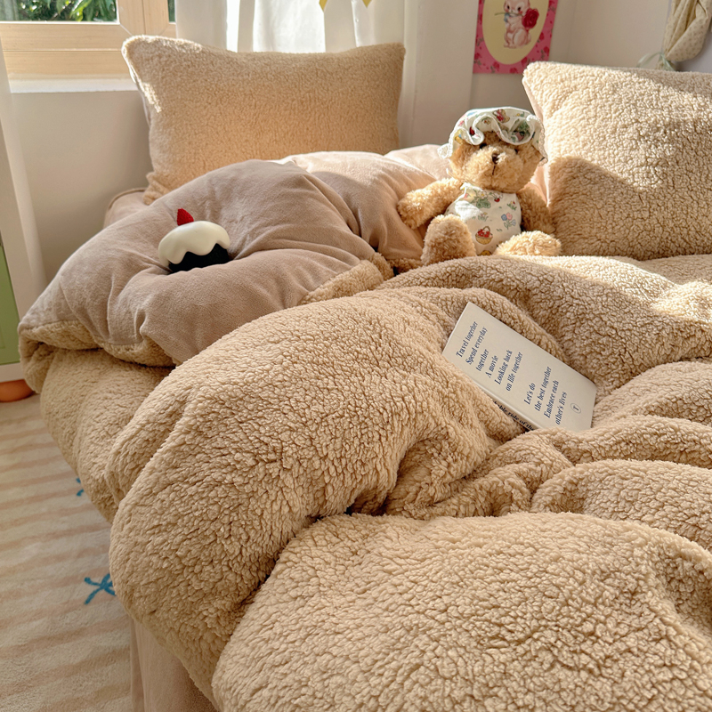 Sherpa ziemas četrdaļīgs gultas veļas komplekts – saglabā siltumu, iekļauj segas pārklāju, palagu un spilvenu vāciņus