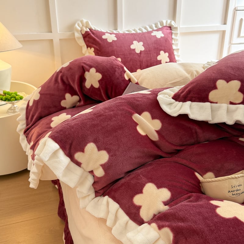 Milk velvet gultas veļas komplekts - Franču princeses stils, četrdaļīgs komplekts, ziedu raksts