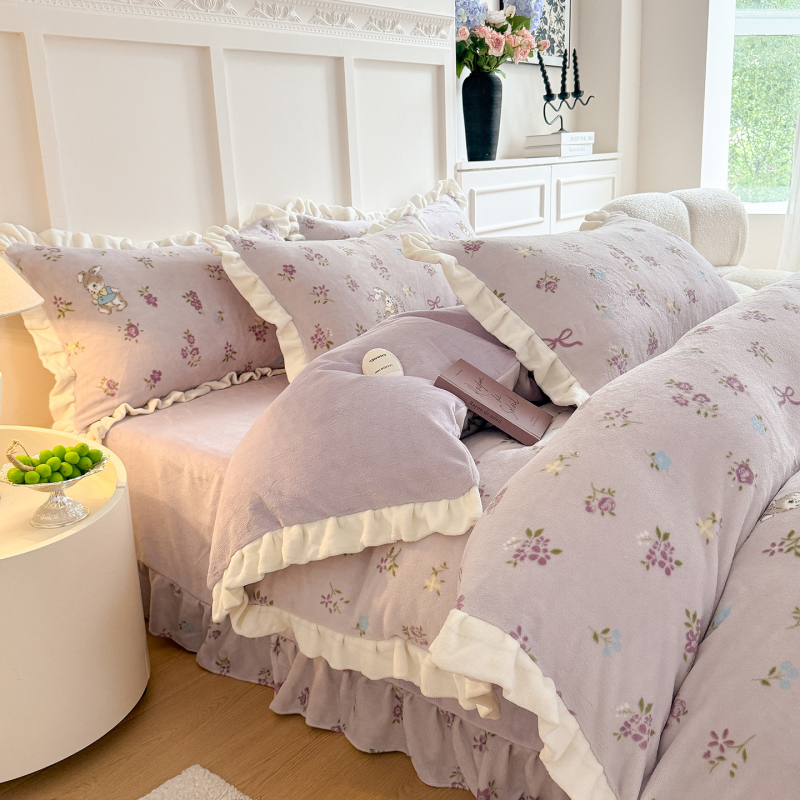 Milk velvet gultas veļas komplekts - Franču princeses stils, četrdaļīgs komplekts, ziedu raksts