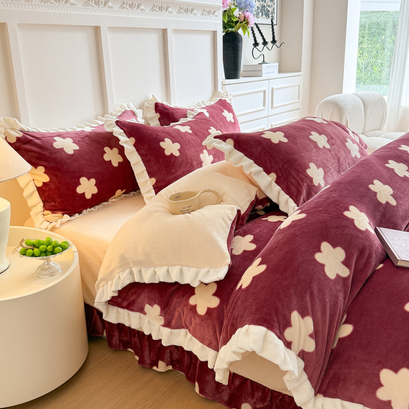Milk velvet gultas veļas komplekts - Franču princeses stils, četrdaļīgs komplekts, ziedu raksts
