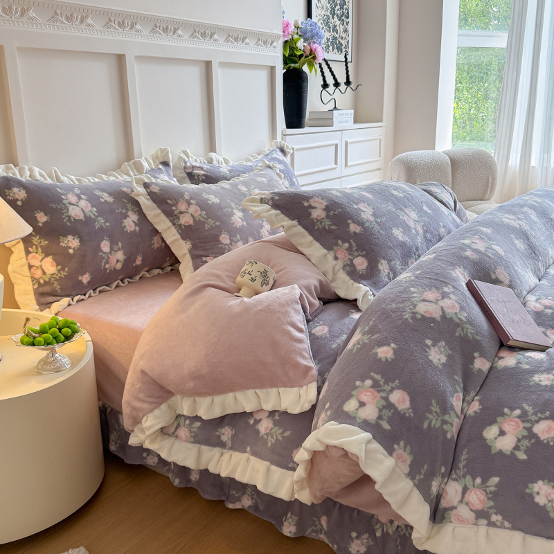 Milk velvet gultas veļas komplekts - Franču princeses stils, četrdaļīgs komplekts, ziedu raksts