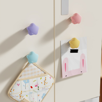 Magnētisks āķis ar piecu zvaigznīšu formu, virtuvei un ledusskapim, PP materiāls, slodze 5–10 kg, viens āķis, mūsdienīgs minimālisms