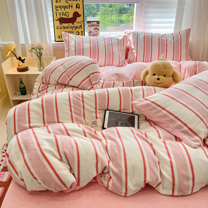 Milk velvet četrdaļīgs gultas komplekts, Muji stils, antistatiskas īpašības, raksts svītras vai kvadrāti