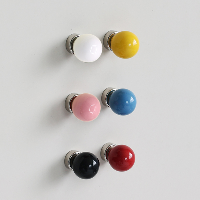 Keramikas sfēras magnētiskais āķis – viens āķis, mūsdienīgs minimalistiskais stils, kravnesība 3–5 kg, modelis JY318