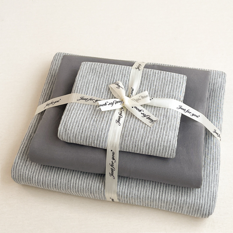 Muji stila gultas veļas komplekts ar pūļa vāku un elastīgu palagu – poliestera šķiedra, reaktīvā krāsošana, svītrainais vai vienkrāsains raksts, 3–4 gabalu komplekts, pavasaris–ziema