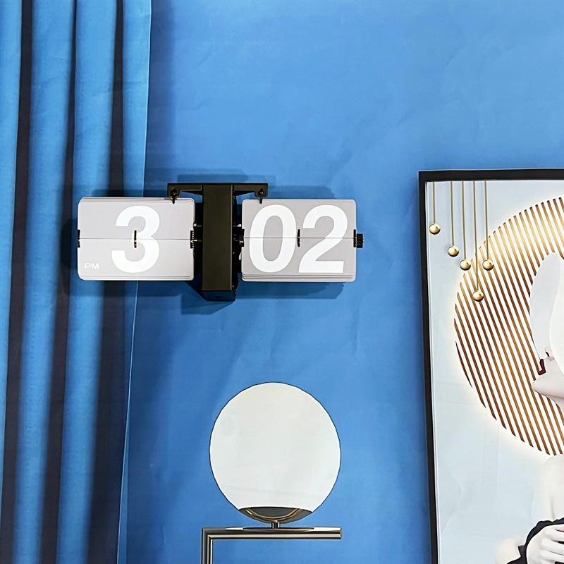 Fali óra, európai retro stílus, modell F018, kvarc mozgású (Németország), elemes.