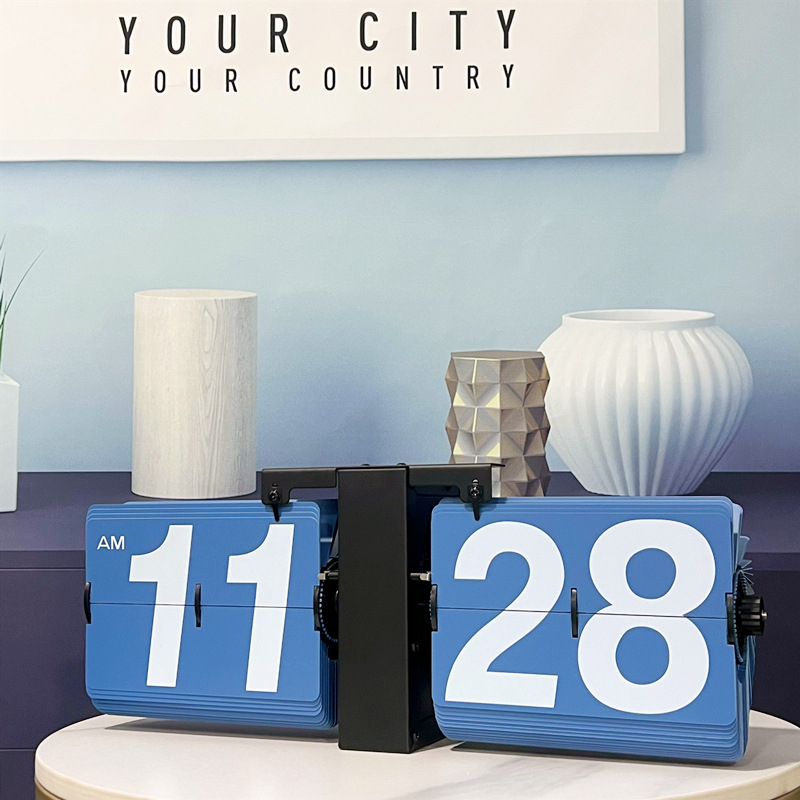 Fali óra, európai retro stílus, modell F018, kvarc mozgású (Németország), elemes.