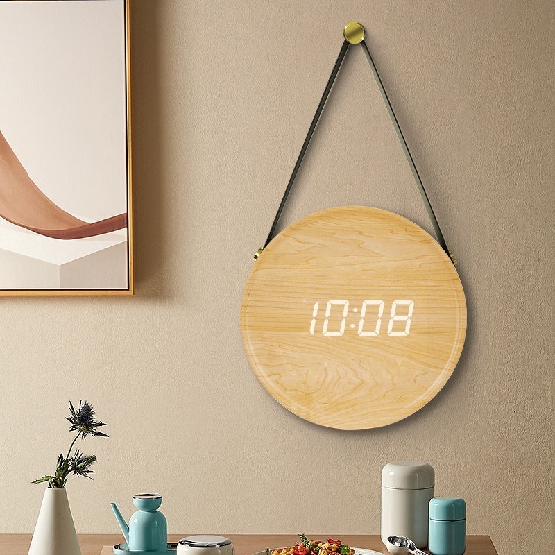 Elektronikus falióra LED kijelzővel, hőmérővel, 24 órás és naptári funkciókkal, fa kerettel, külső tápegységgel