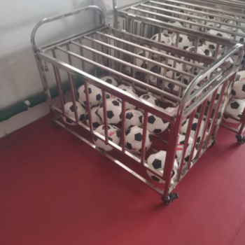 Cadru din lemn pentru mingi – coloană/raft pentru mingi, montaj prin sudură, accesorii: clemă pentru plasă