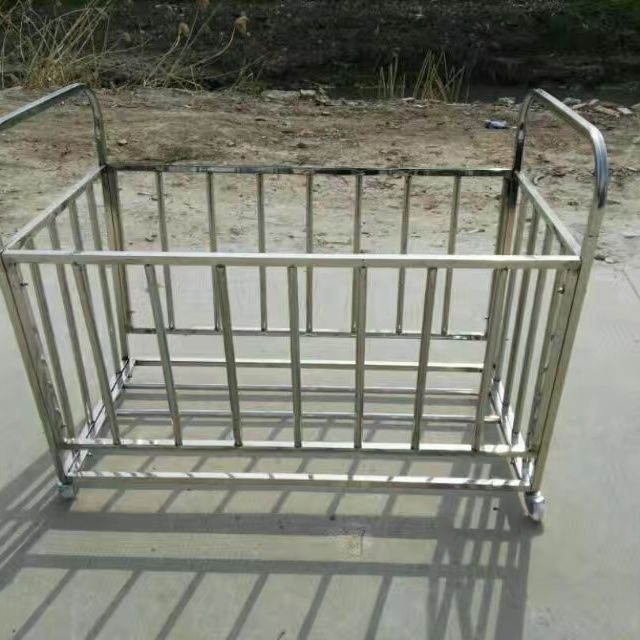 Cadru din lemn pentru mingi – coloană/raft pentru mingi, montaj prin sudură, accesorii: clemă pentru plasă