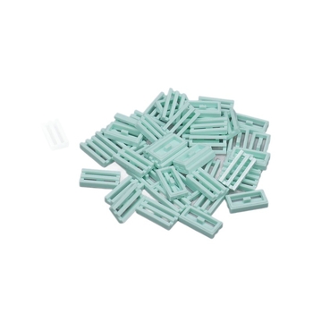 Arfos plokštė su kamuoliukais pilna mažų dalelių konstravimo blokelių — plastikas, mažos dalelės, jaunimui 15–35 m