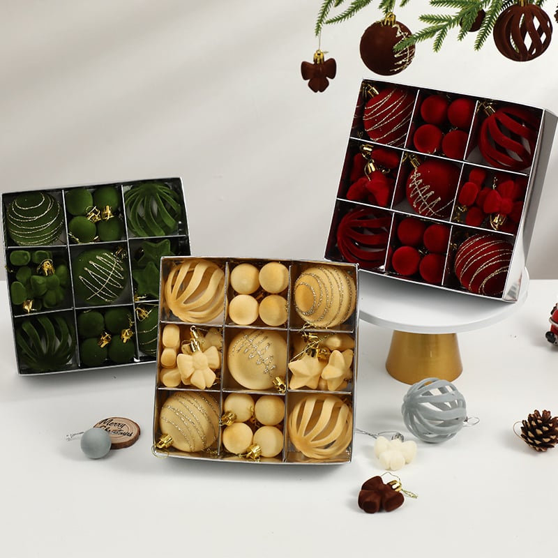 Ziemassvētku eglītes bumbiņas, velūra flokētas un apgleznotas (Zīmols: Art exhibition; Materiāls: plastika; Stils: viegls luksuss; Ražošana: sietspiede)