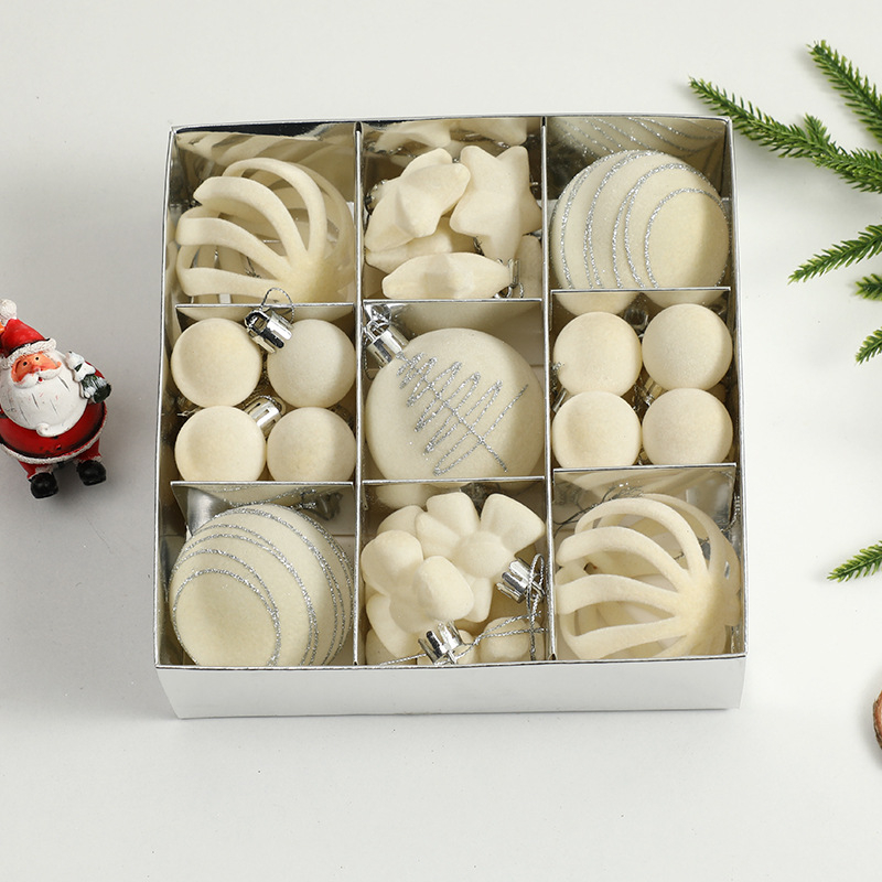 Ziemassvētku eglītes bumbiņas, velūra flokētas un apgleznotas (Zīmols: Art exhibition; Materiāls: plastika; Stils: viegls luksuss; Ražošana: sietspiede)