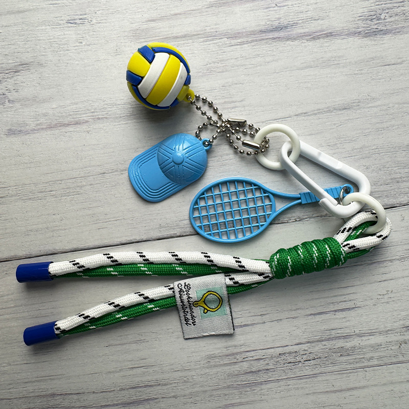 Breloc metalic cu motív rachetă, accesoriu sport pentru geantă, origine Hebei, lansare toamna 2025.