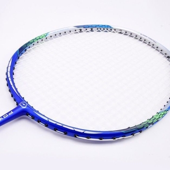 Badmintoni reket - süsinikkiust raam, kaal 95-100 g, ründav tüüp, kerge ja vastupidav, 2-osaline komplekt