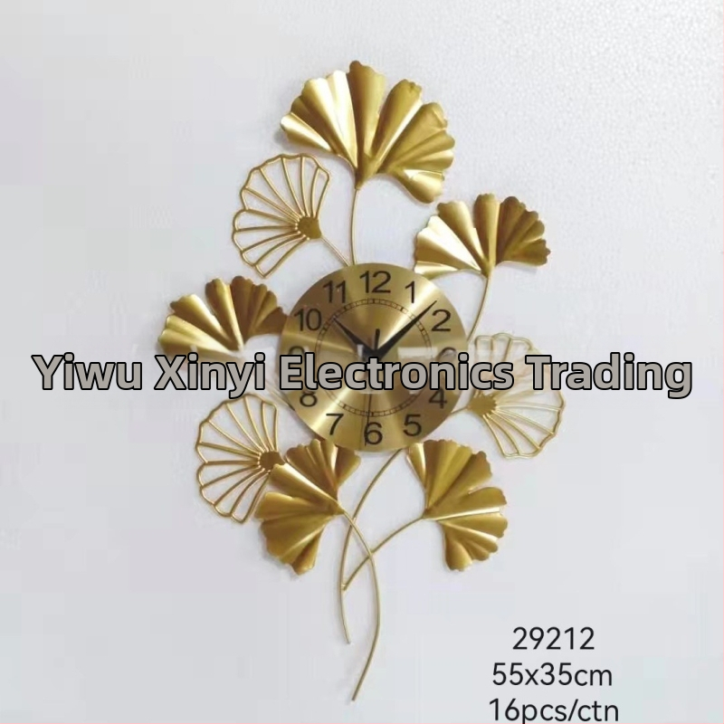 Fali óra fémből, kör alakú, elemmel működő, sweep seconds mozgás, analóg kijelző számokkal