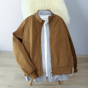 Férfi dzseki amerikai stílusban, álló gallérral, szűk szabás, poliészter-keverék anyag, őszi viseletre