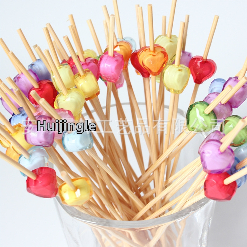 Jednorázové bambusové špízy na koktejly, hrúbka 2 mm, možný potlač loga, spracovanie a personalizácia k dispozícii, vhodné na ovocie, pečivo a dekoráciu jedla