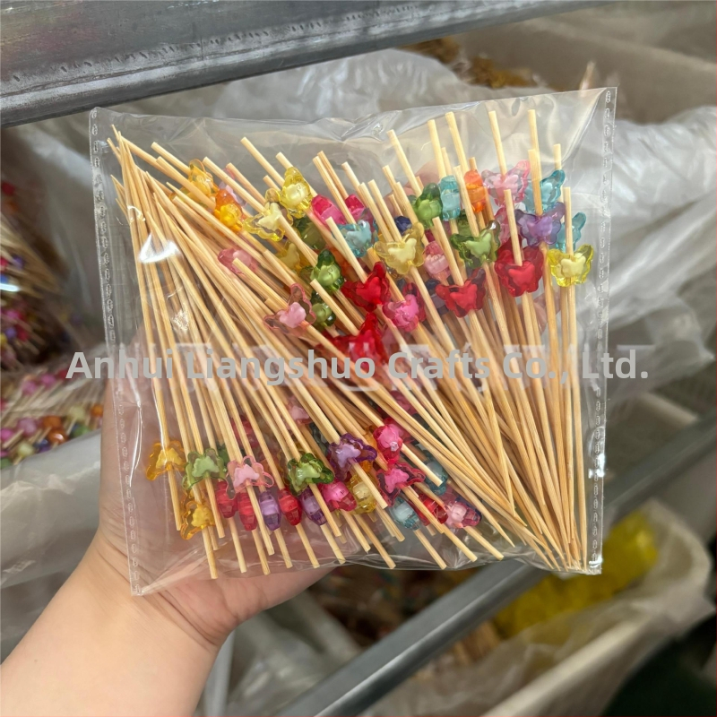 Vienkartiniai bambuko iešmeliai kokteiliams, 2 mm storio, logotipo spausdinimas įmanomas, apdorojimas ir pritaikymas, tinka vaisiams, duonai ir maisto dekoravimui