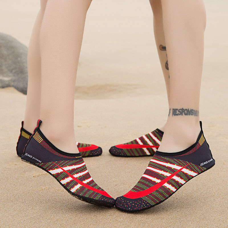 Universālas niršanas kurpes, pretslīdošas, sajūta kā staigājot basām pēdām, piemērotas pludmalei un niršanai (Materiāls: Cits; Zīmols: Unique; Produkta kategorija: niršanas zeķes)