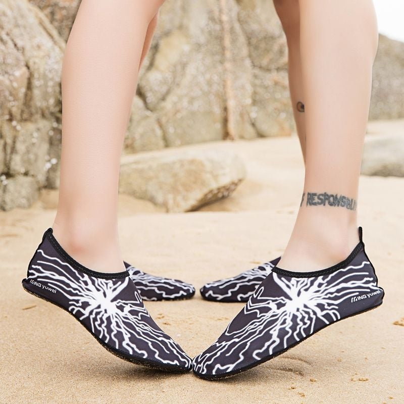 Universālas niršanas kurpes, pretslīdošas, sajūta kā staigājot basām pēdām, piemērotas pludmalei un niršanai (Materiāls: Cits; Zīmols: Unique; Produkta kategorija: niršanas zeķes)