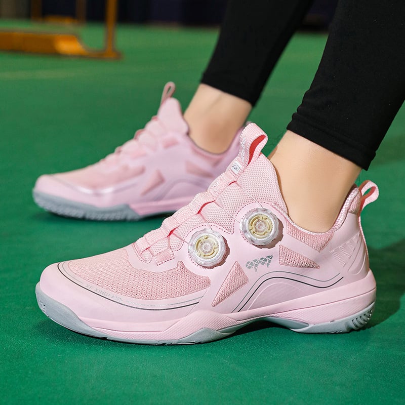 Badmintona kurpes ar oglekļa plāksni, tīklota augšdaļa, pretslīdes zole, Velcro aizdare, EVA vidējā zole – priekš badmintona un galda tenisa