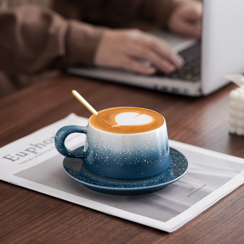 Chupu keramika Japonų stiliaus kavos puodelių ir padėkliukų rinkinys su gradient latte art, dovanų dėžutė