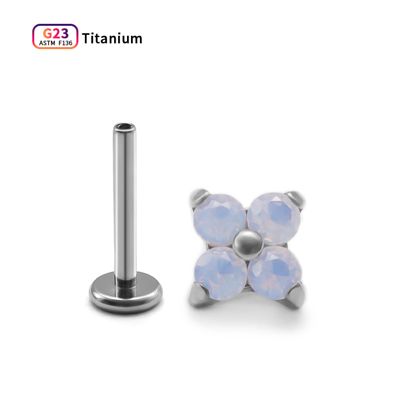 Пиърсинг бижута за уши от титиева сплав, форма четирилистна детелина, вградени синтетични цирконии