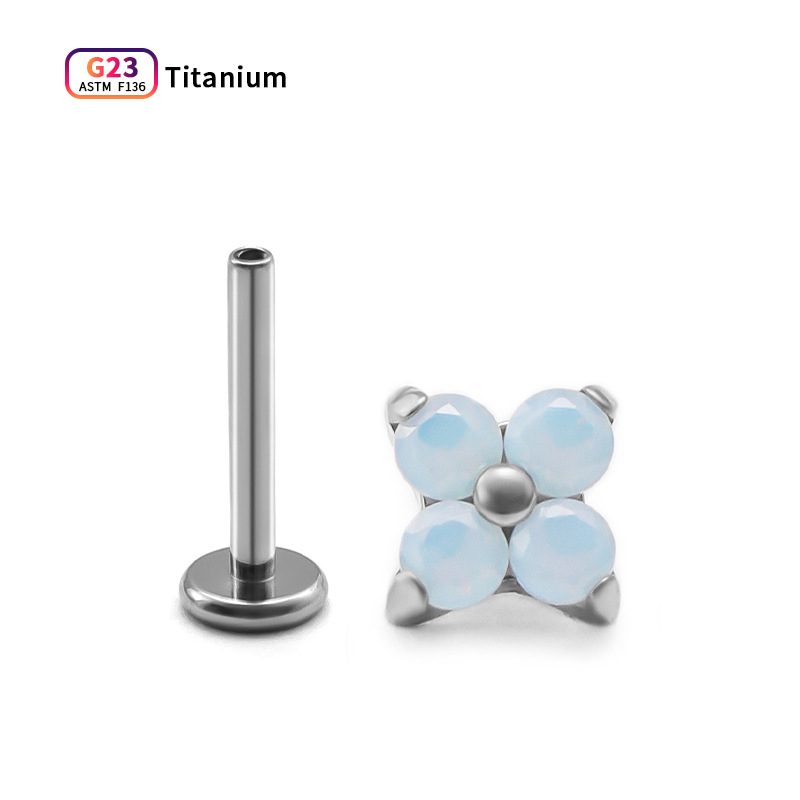 Пиърсинг бижута за уши от титиева сплав, форма четирилистна детелина, вградени синтетични цирконии