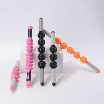 Vilka zobu masāžas nūja ar ērkšķu bumbiņu ruleti – fascijas atslābināšana mugurai, kājām un pēdām, jogas masāžas instruments