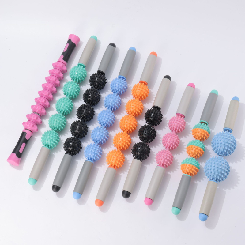 Vilka zobu masāžas nūja ar ērkšķu bumbiņu ruleti – fascijas atslābināšana mugurai, kājām un pēdām, jogas masāžas instruments