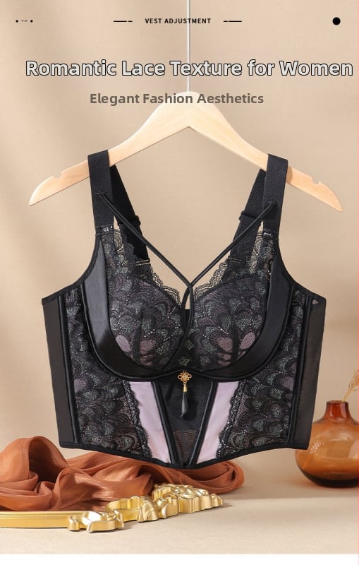 Mežģīņu regulējams krūšturis ar pilnām kupām, noņemamām siksnām, neilona kausi, viskozes vooder, galvenais audums poliester 50–70%.