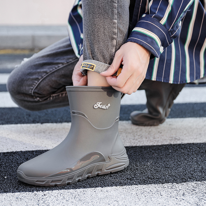Vīriešu lietus zābaki ar PVC augšējo daļu, neslīdoša ūdensnecaurlaidīga zole, vidējais garums līdz potītēm, iekšējā odere no mākslīgās pūkas