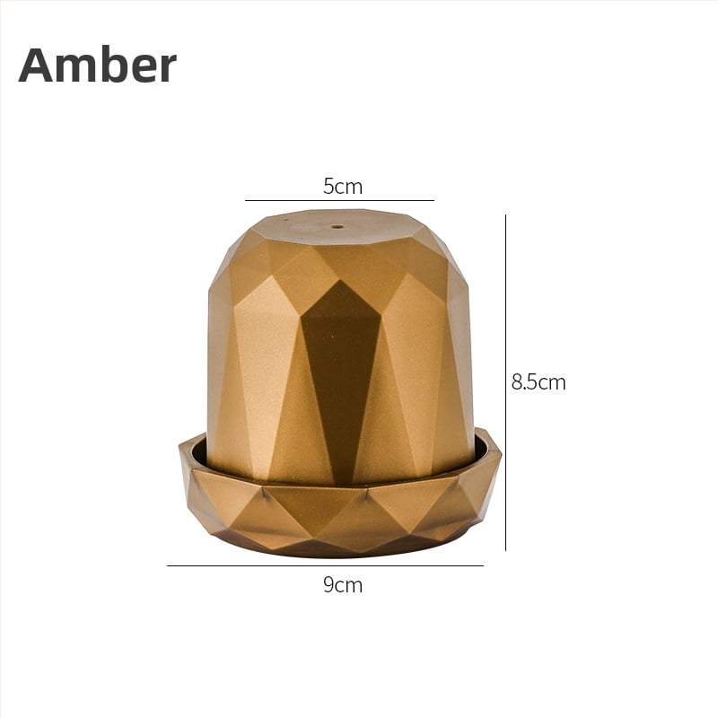 Täringukuppide komplekt alusega, kõrge kvaliteediga helisummutiga, plastikust konstruktsioon, 100 tk pakendis, kohandamise võimalus, sobib šahile ja kaardimängudele