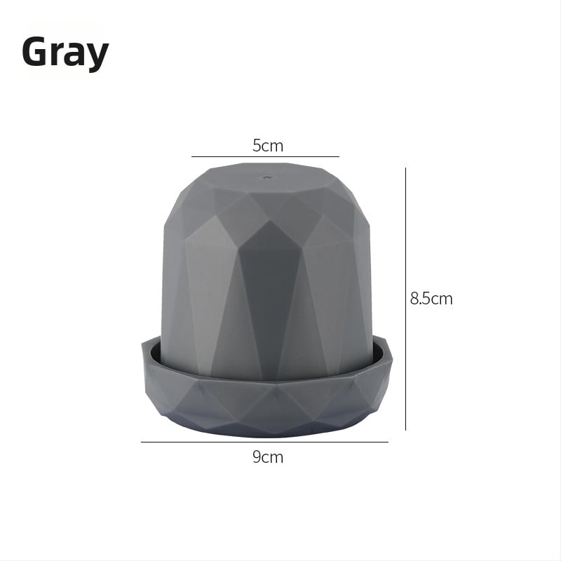 Täringukuppide komplekt alusega, kõrge kvaliteediga helisummutiga, plastikust konstruktsioon, 100 tk pakendis, kohandamise võimalus, sobib šahile ja kaardimängudele