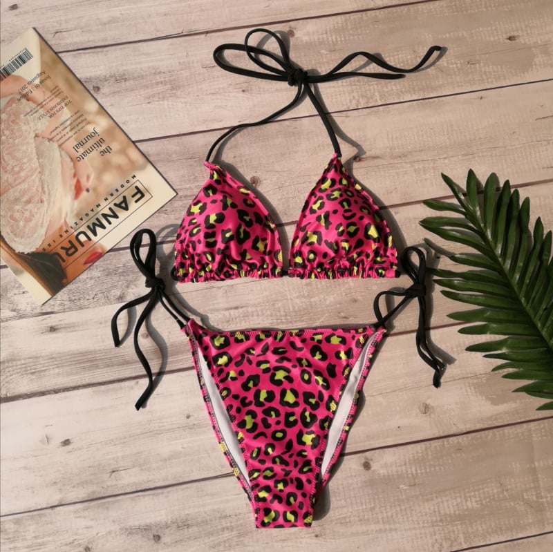 Divdaļīgs bikini ar leoparda rakstu, polsterēta augšdaļa, bez piedurknēm, neilons-elastāns 82/18, oderējums poliestera-elastāns 18, 110 g/m2