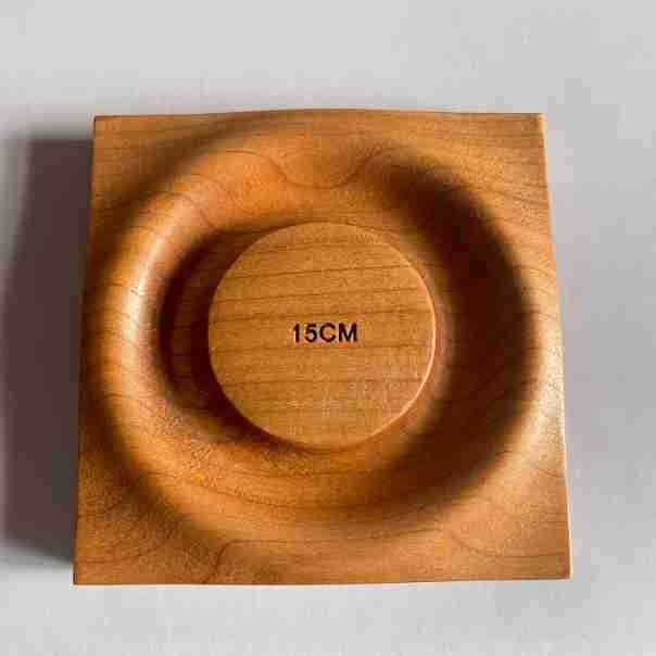 Masīvkoka rokassprādžu ekspozīcijas statīvs, rudens 2023, mūsdienīgs dizains