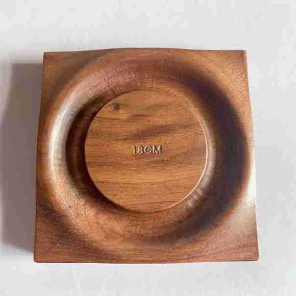 Masīvkoka rokassprādžu ekspozīcijas statīvs, rudens 2023, mūsdienīgs dizains