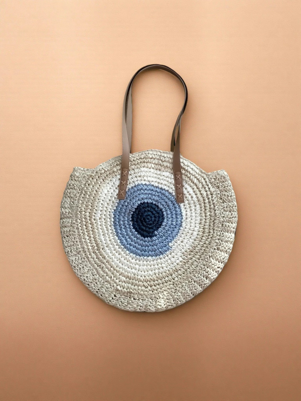 Ümmargune õlekõrrest kootud õla kott – linnalik lihtne stiil, tõmblukk kinnitusega, laminoid sisemus, üks õlarihm, kevad 2025