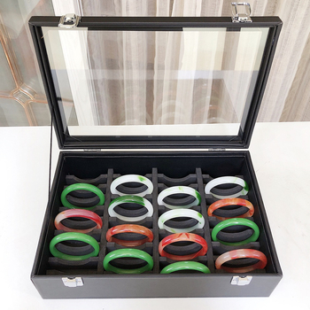 Rotaslietu plaukts rokassprādžu uzglabāšanai ar lielu ietilpību un displeja paliktnis, bez logotipa